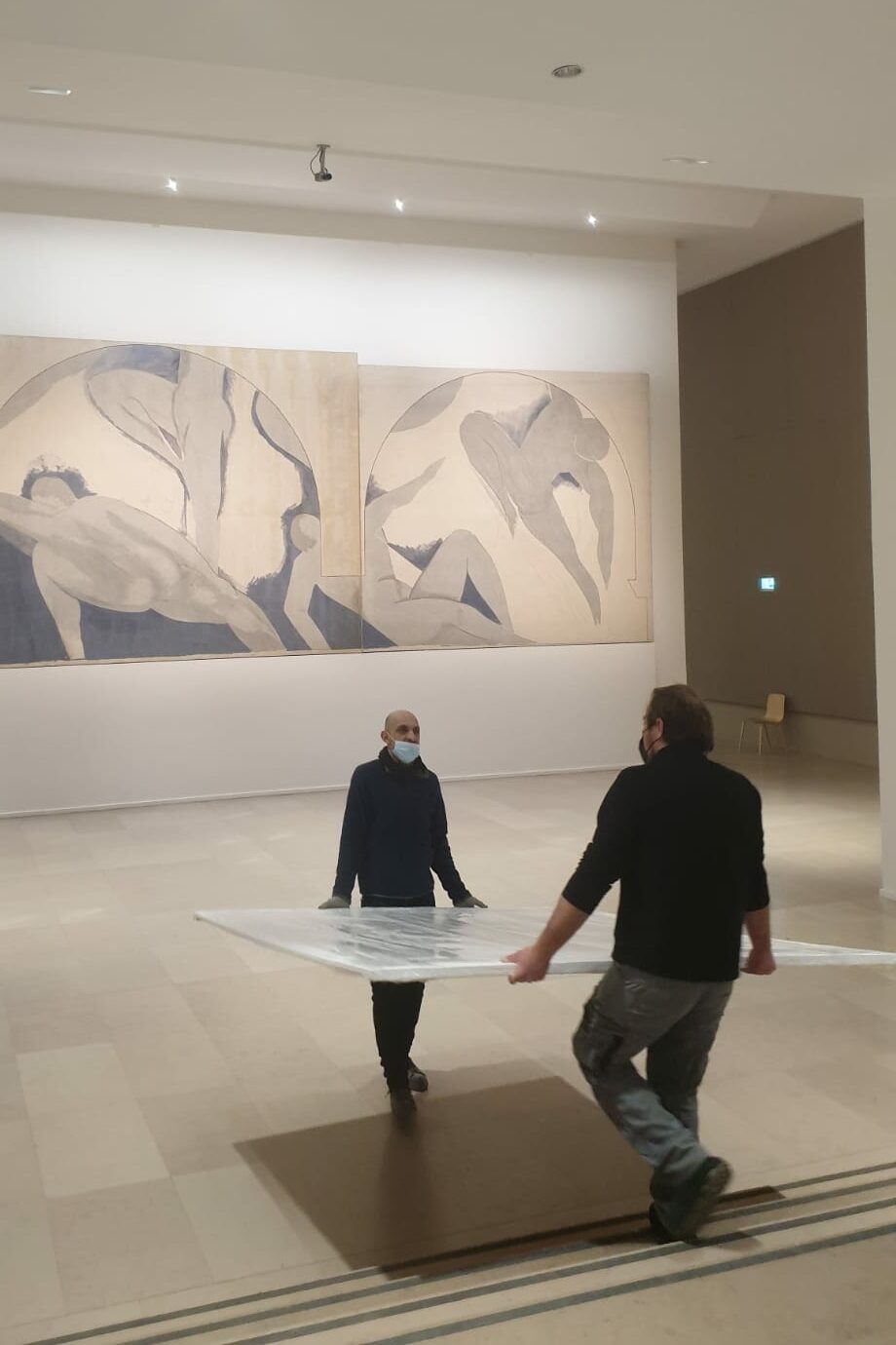 Montage scénographie – Yves Saint-Laurent aux musées | Octopus